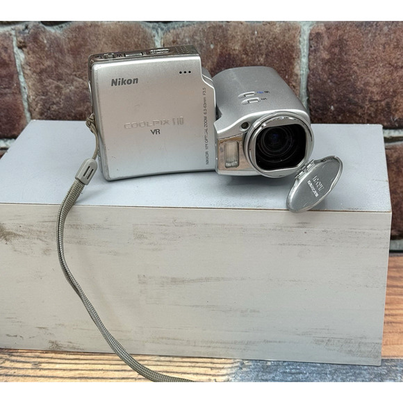 Nikon Digital Camera Coolpix S10 VR 6.0MP Silver Tested Working NO CHARGER - Picture 1 of 13